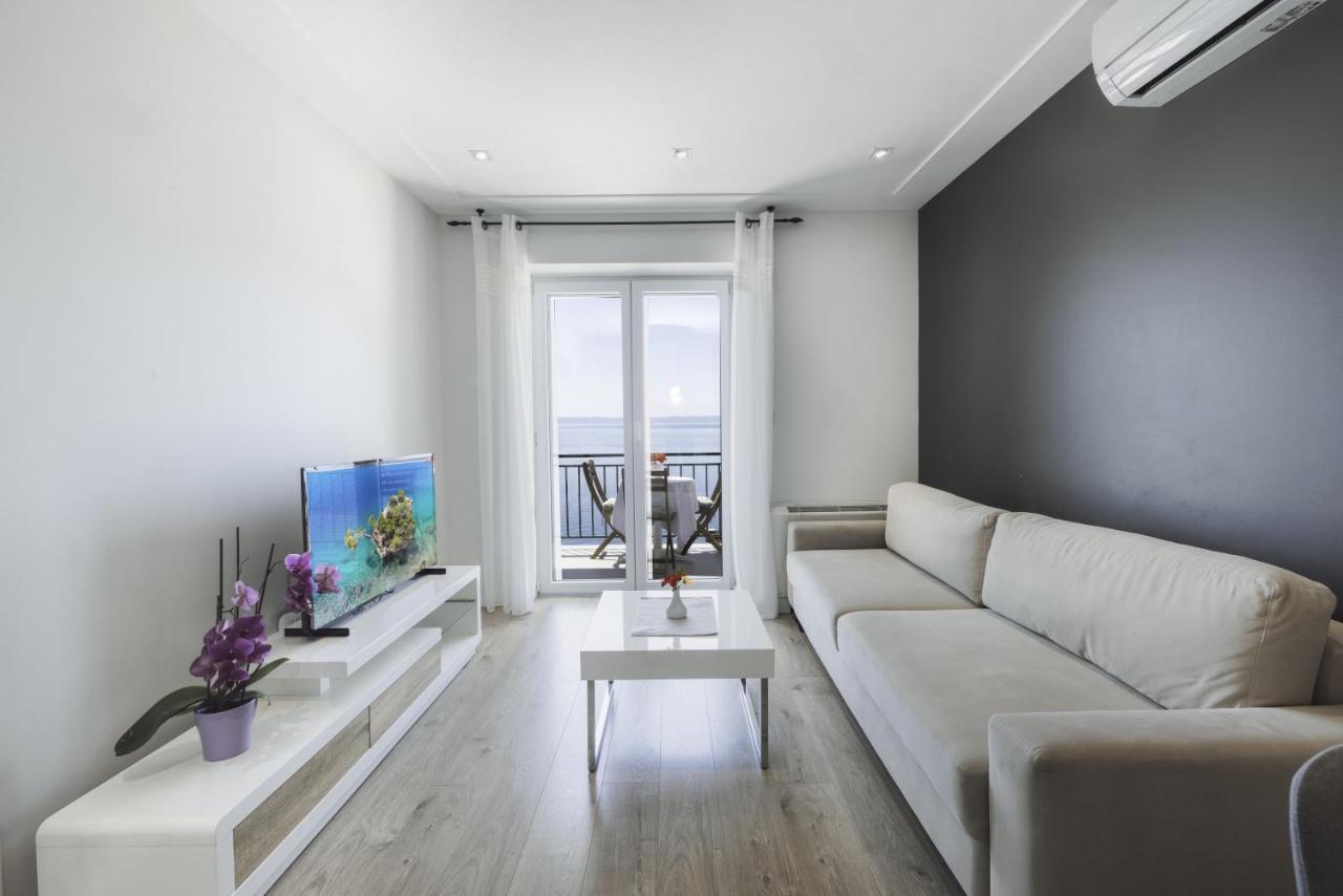 Apartments Simun Brela Exterior photo