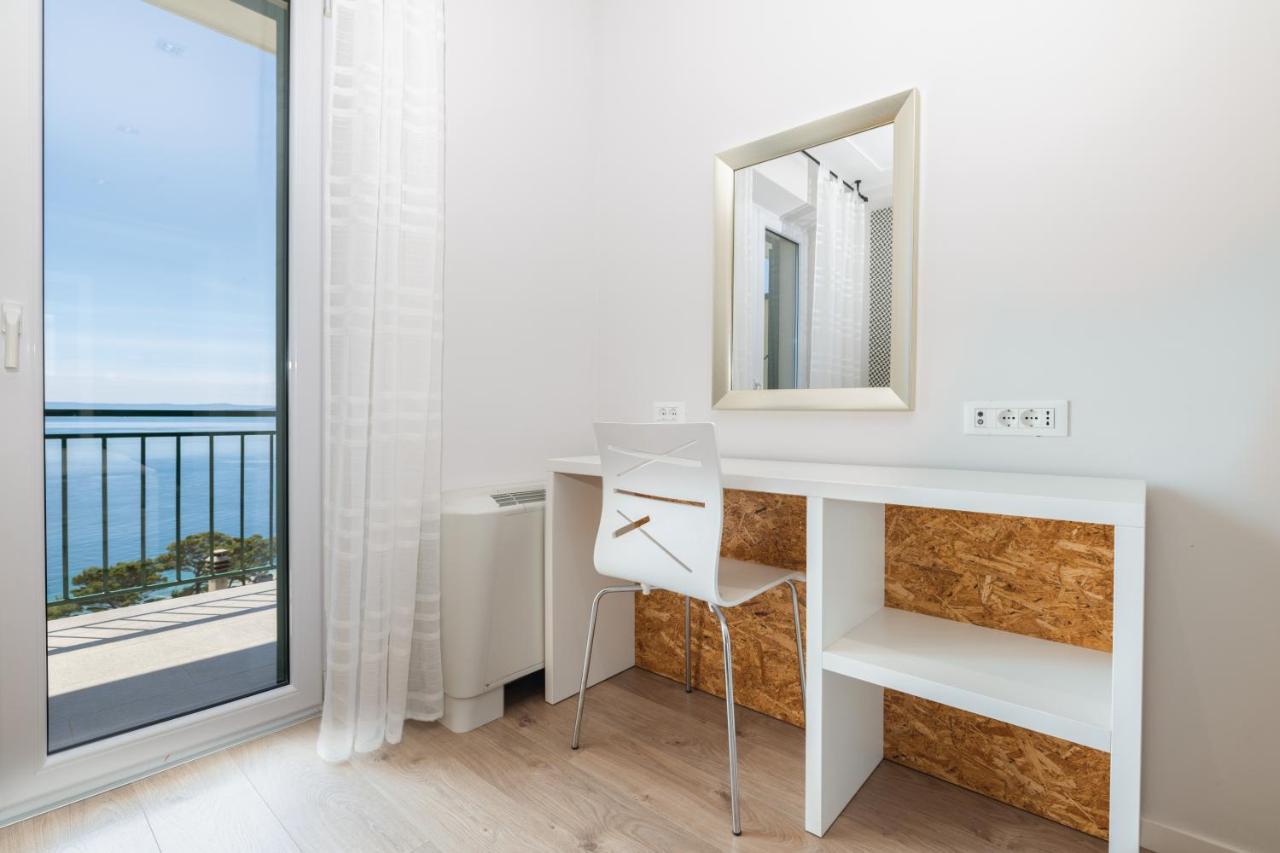 Apartments Simun Brela Exterior photo